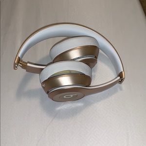 Beats wireless headphones